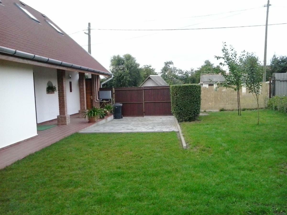 Tiszavirag Vendeghaz Villa Tiszababolna Exterior photo